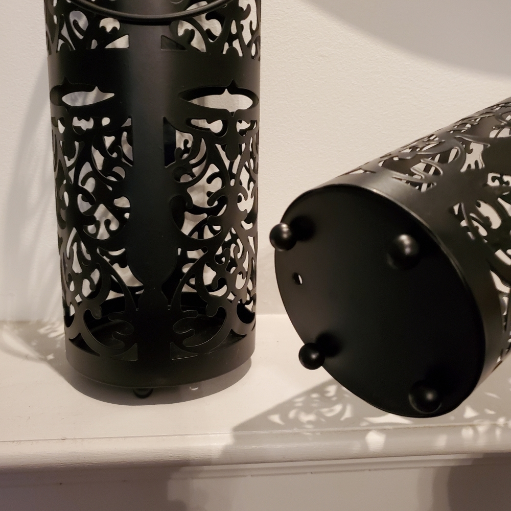 Set of 2 black metal farmhouse pillar candle holders lanterns - Picture 2 of 3